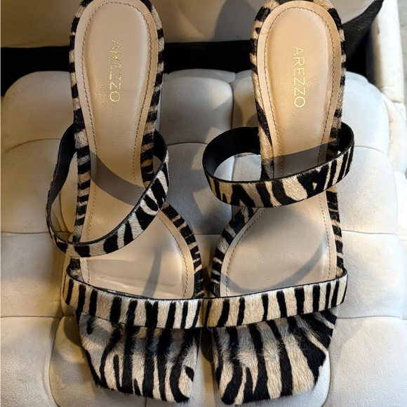 Arezzo Zebra Print Heels - Picture 3 of 8